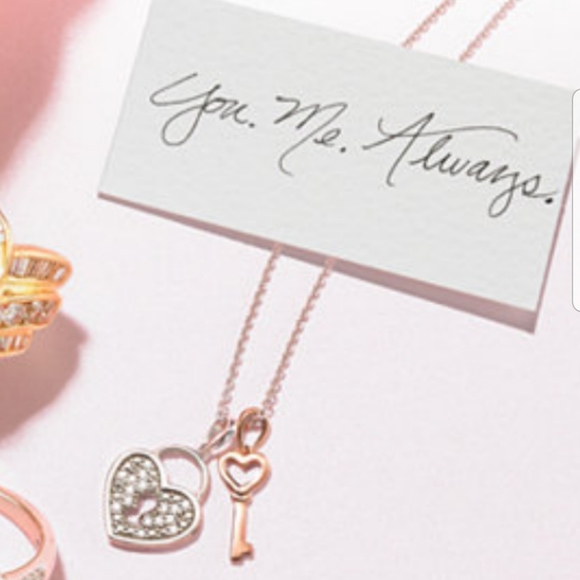 Diamond Accent neclace - Picture 5 of 9